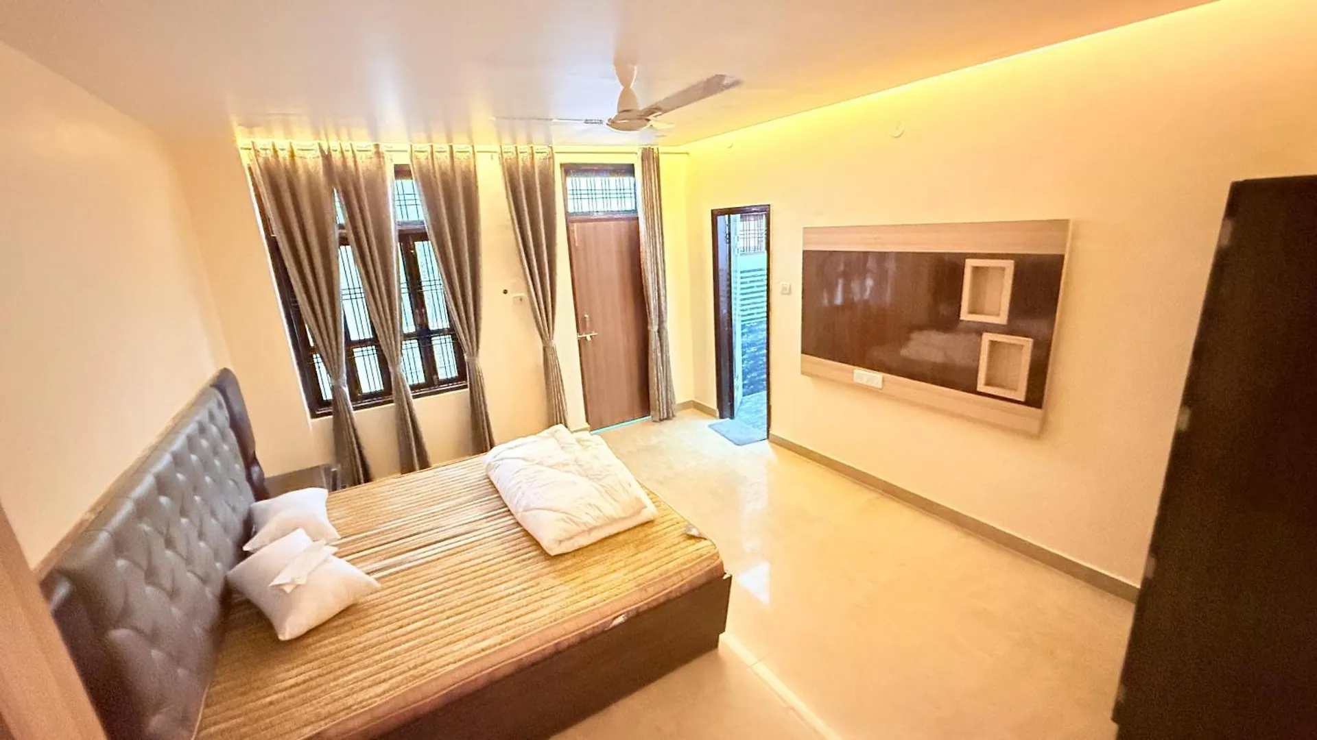 Prince Guesthouse Varanasi India